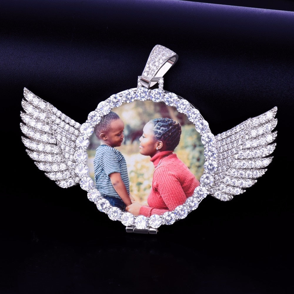 Colgante de medallón de ala de ángel personalizado