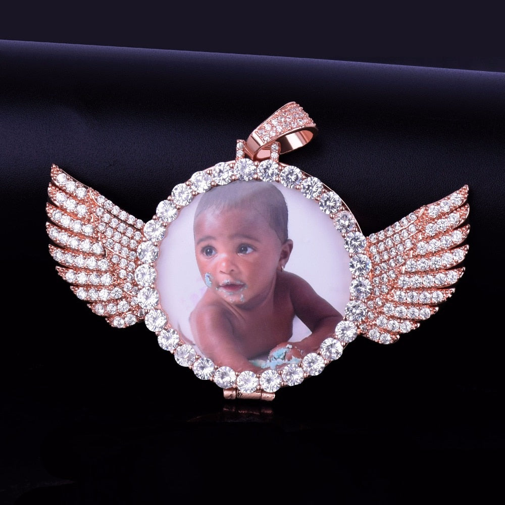 Colgante de medallón de ala de ángel personalizado
